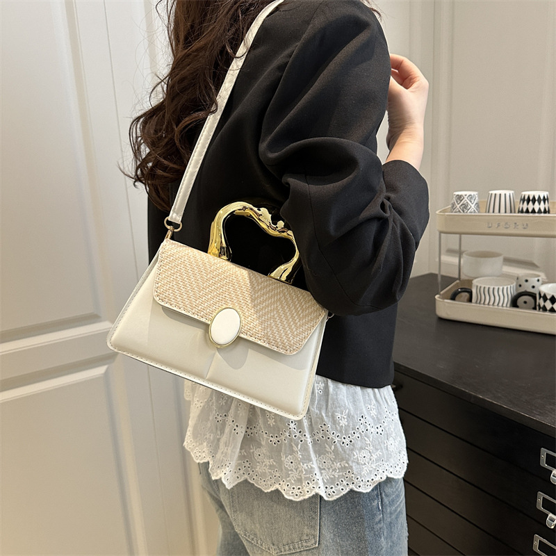 Spring 2025 new trendy, simple and individual patchwork fashion crossbody single-shoulder hand-held small square women's bag details Picture