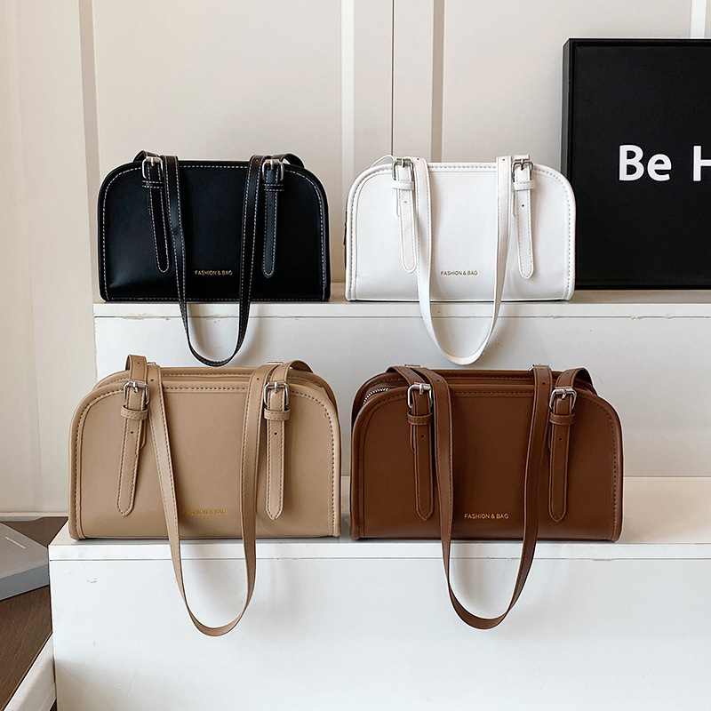 Cross-border Trendy Women's Bag 2025 Summer New trendy fashion handbag, simple and niche underarm bag, single-shoulder bag Application Scenario