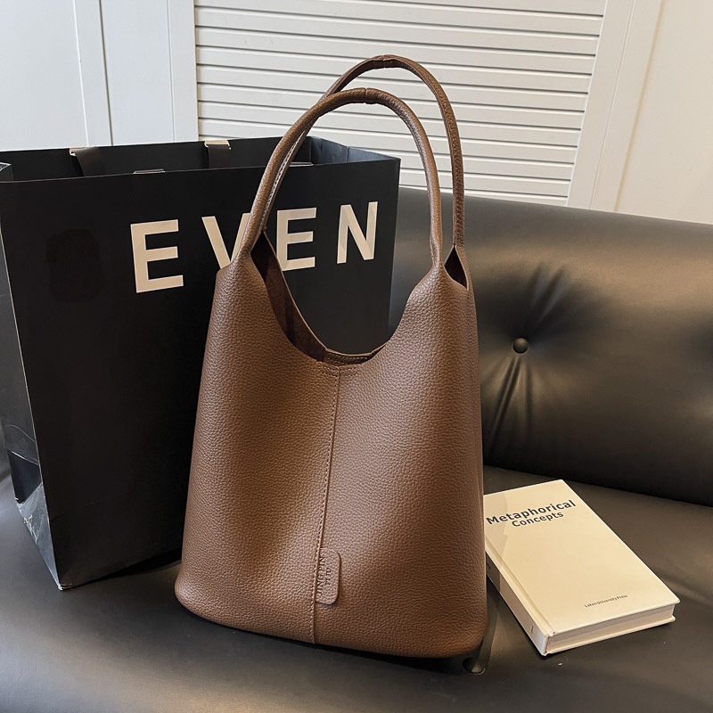 Retro and fashionable underarm bag for women 2024 new trend, large capacity bucket bag for work and commuting, casual and versatile women's bag Specification drawing