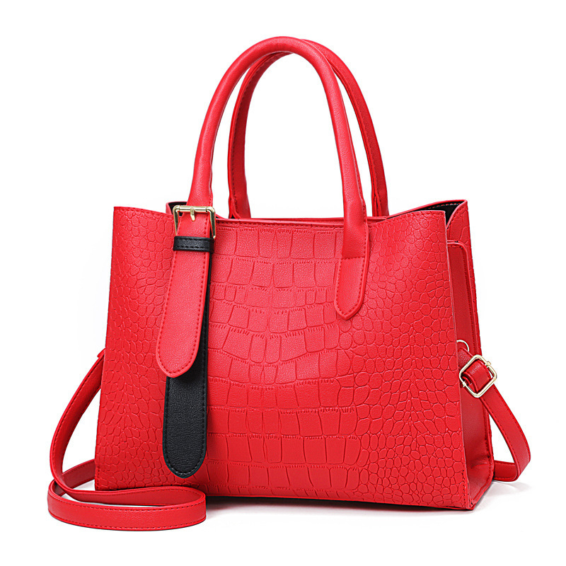 The 2022 new style of women's handbag is a trendy and fashionable European and American style. It is a large-capacity, elegant and simple hand-held women's bag that can be carried diagonally on one shoulder Specification drawing