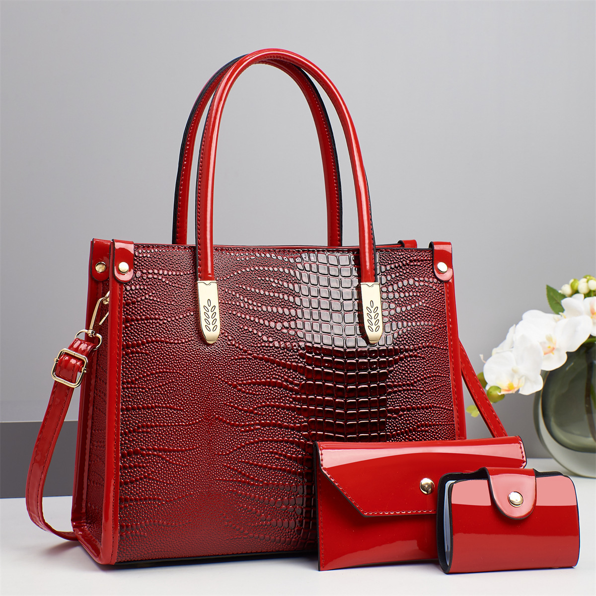 New crocodile pattern cross-border fashion trend women's bag, high-end large-capacity single-shoulder bag, crossbody bag, steamed bun mother handbag Specification drawing