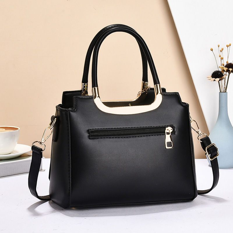 "2025 New style handbag for middle-aged women, fashionable and elegant, large-capacity crossbody bag for mom. Specification drawing