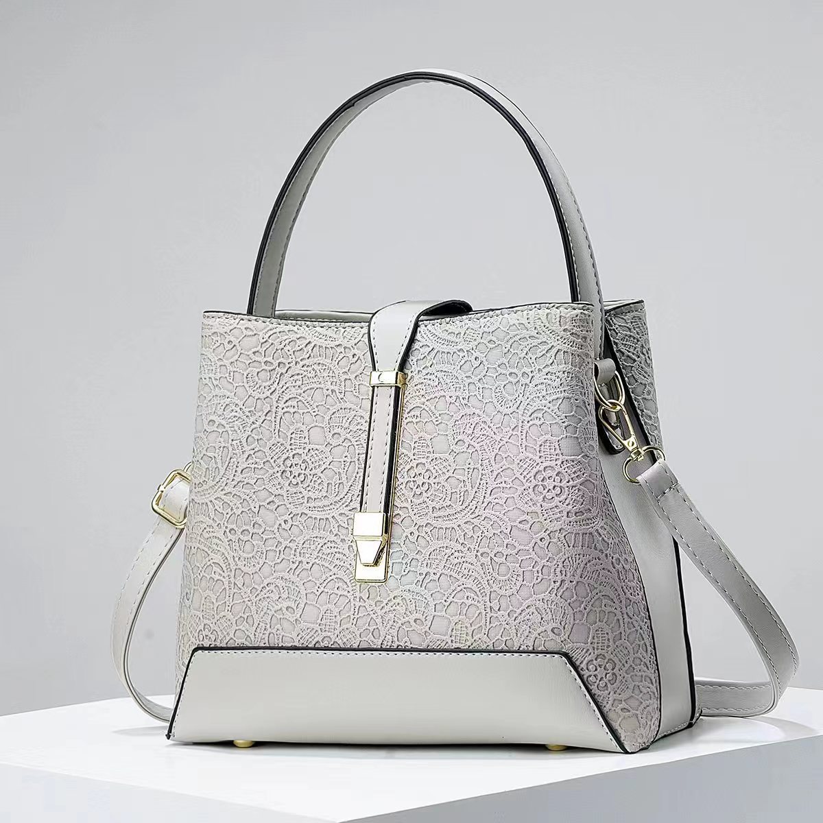 2024 Large-capacity handbag, trendy and fashionable women's bag, middle-aged mother's bag, high-end, elegant and versatile, single-shoulder crossbody bag full figure