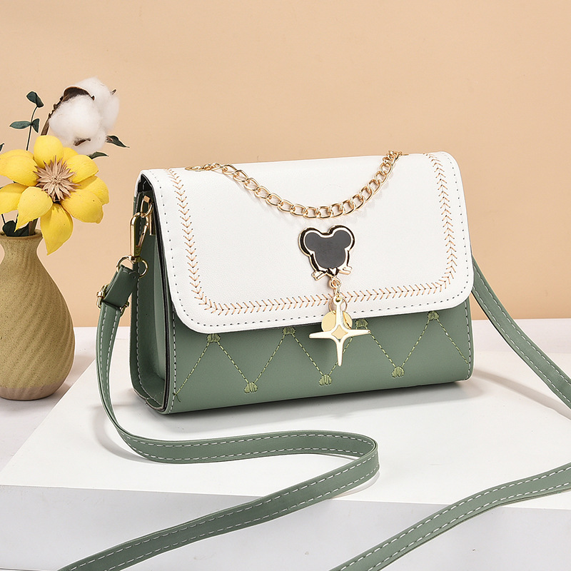 The new fashionable and versatile crossbody bag by Mickey Mouse, a trendy and high-end single-shoulder bag, and a high-quality small square bag Application Scenario