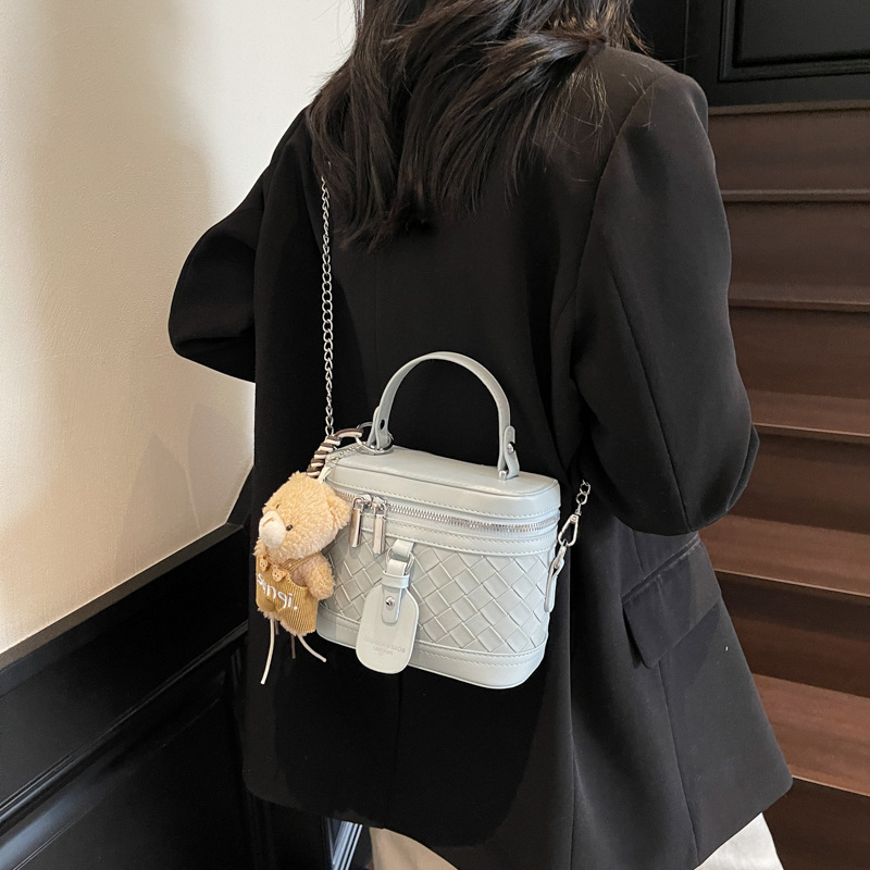 The 2025 new simple, fashionable and casual hand-held box bag is a high-end, niche, versatile and stylish single-shoulder crossbody bag for women Specification drawing