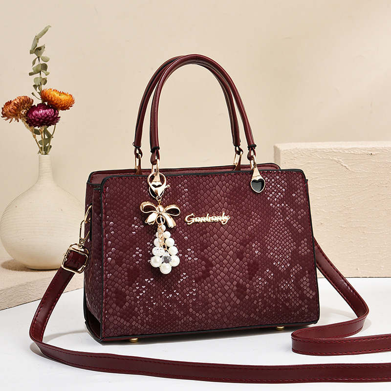 New snake-patterned red wedding bag 2025, high-end wedding bag, bride bag, crossbody bag, large-capacity tote bag full figure