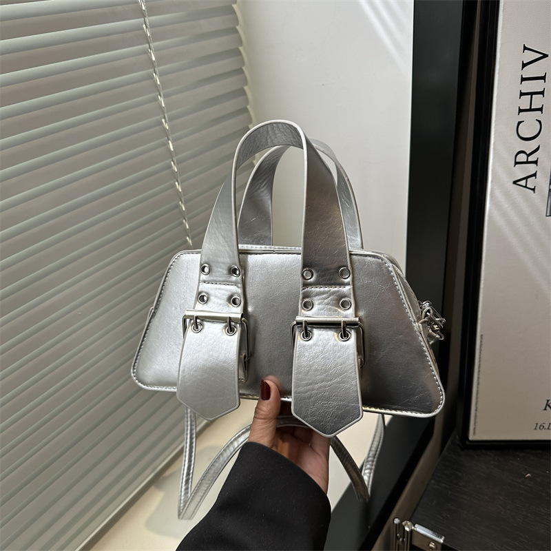 Cross-border bags 2025 New Style: Stylish, stylish, hand-held crossbody bag with Korean style design, versatile single-shoulder bag full figure