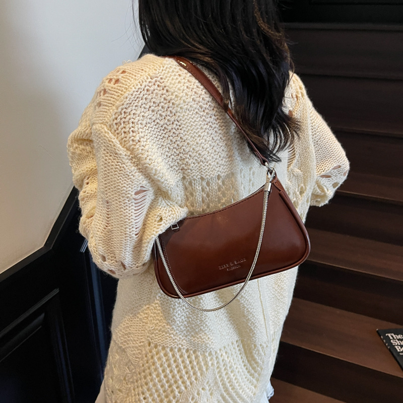 Women's chain crescent moon bag, versatile underarm bag, 2025 new light luxury shoulder bag, niche high-end crossbody bag details Picture