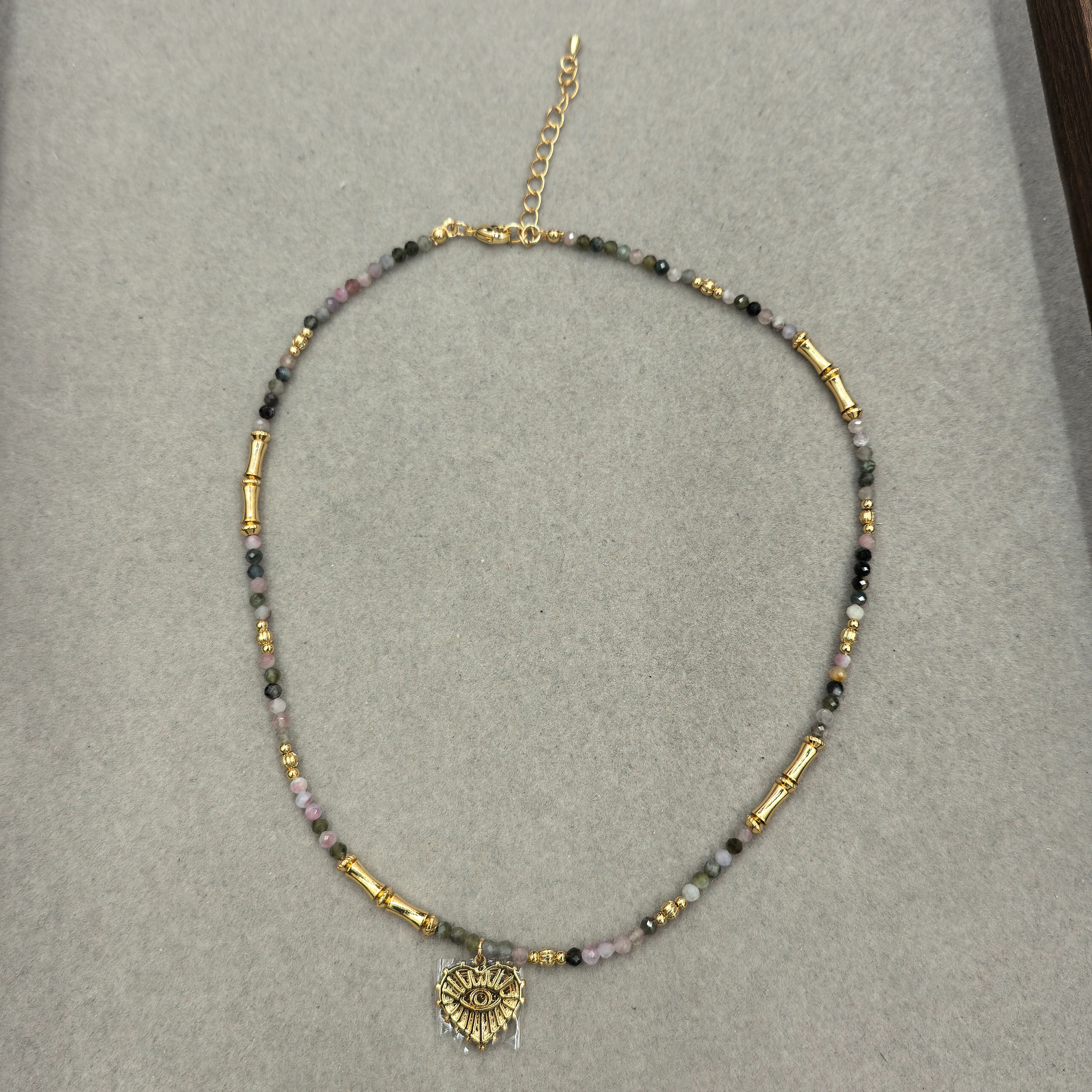 多巴胺彩色石串珠项链女款轻奢小众夏天锁骨链高级感气质颈链配饰