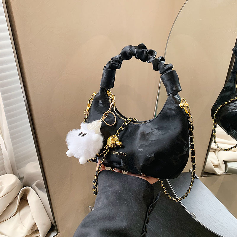 A trendy and fashionable chain crossbody bag for women in 2025, a pleated single-shoulder hand-held dumpling bag Specification drawing