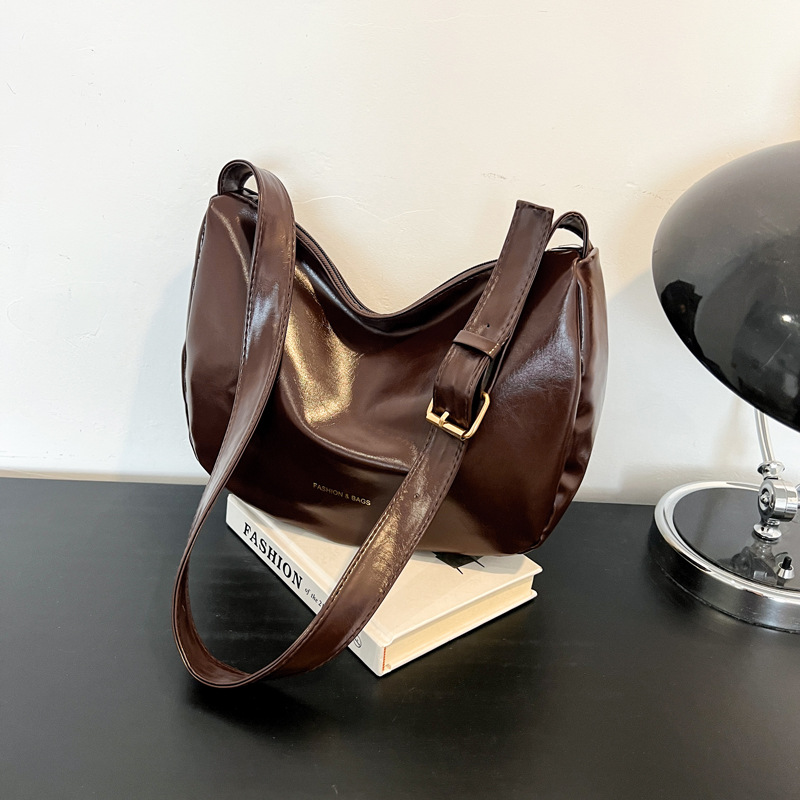 Casual and niche design bag 2025 New women's bag, trendy and versatile ins crossbody bag, single-shoulder underarm tote bag full figure