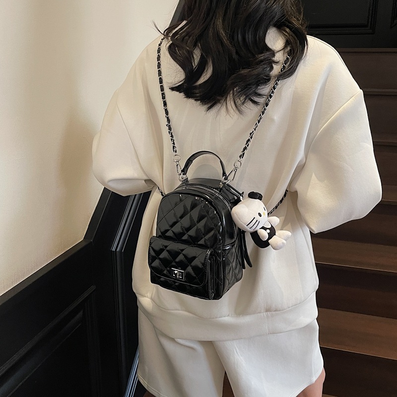 The 2025 summer new stylish and versatile diamond-shaped chain hand-held small backpack is a simple and trendy female chanel-style backpack Specification drawing