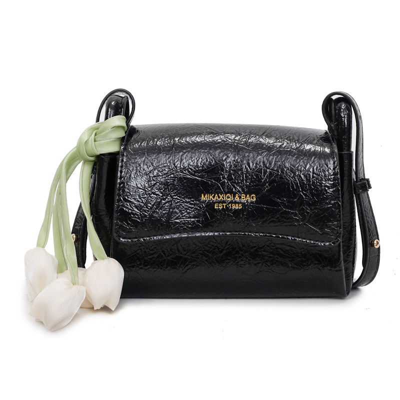 2025 Summer New versatile underarm bag, fashionable small square bag, simple women's bag, fashionable single-shoulder bag, commuter crossbody bag Item Picture