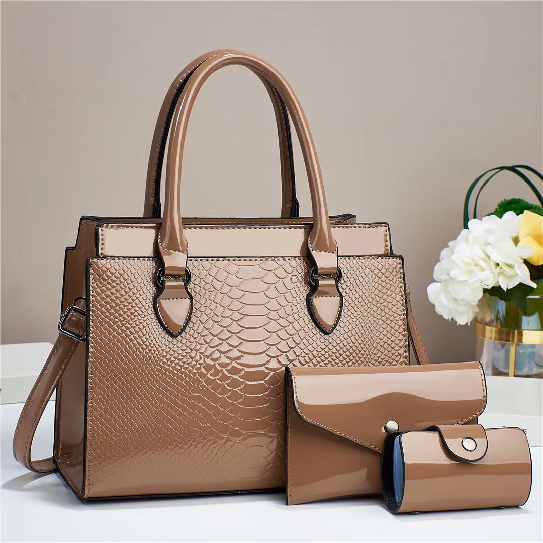 Wholesale of the 2023 new style fashionable multi-piece set of European and American crocodile-patterned single-shoulder crossbody handbags, a bestseller in foreign trade Application Scenario