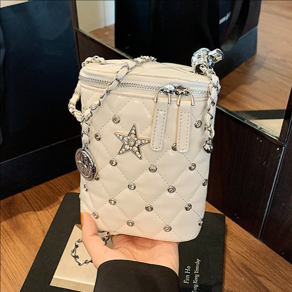 Fashionable mobile phone bag, diamond-shaped chain bag, 2025 new model, high appearance level bucket bag, stylish single-shoulder bag, solid color crossbody bag full figure