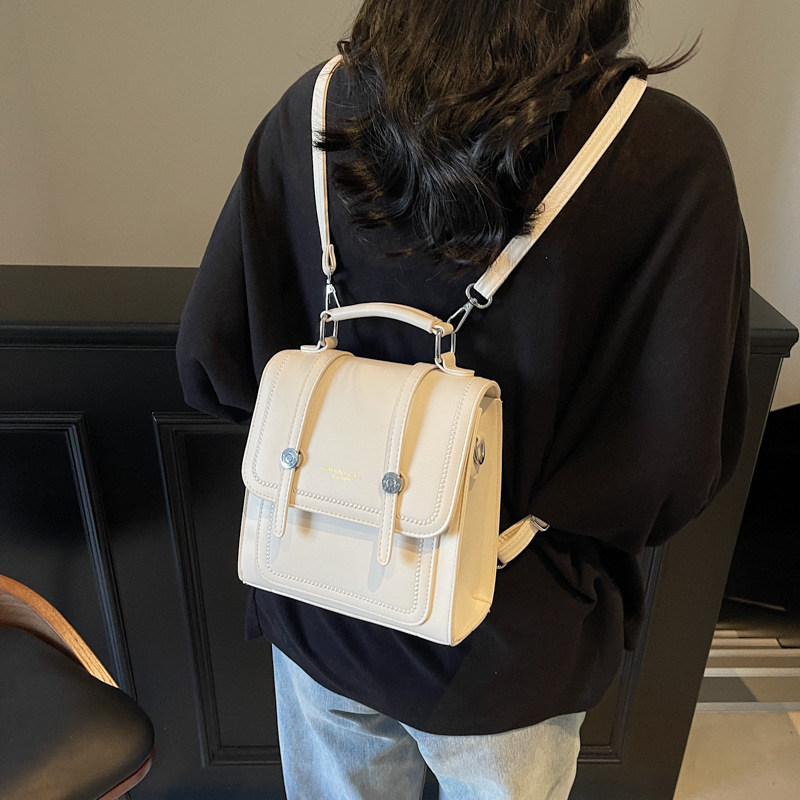 The niche design backpack for women in 2025 is a new, fashionable, versatile and high-end casual travel bag Specification drawing