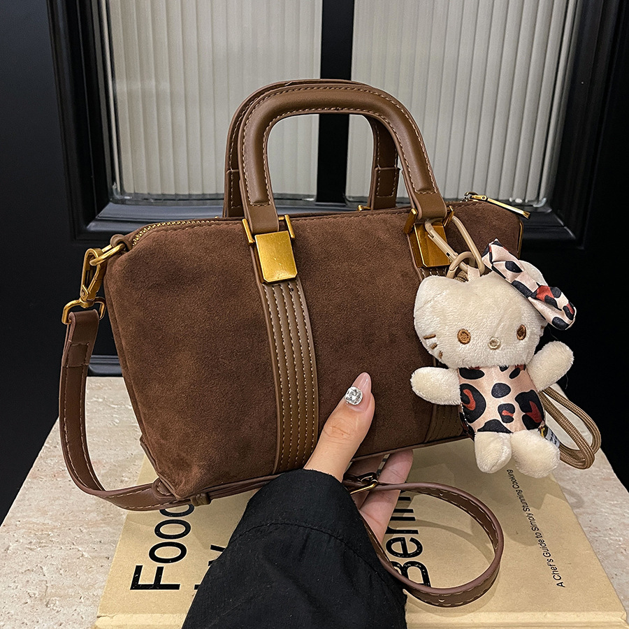 High-end and fashionable underarm bag, 2024 new matte velvet handbag, commuter handbag, trendy and retro crossbody bag full figure