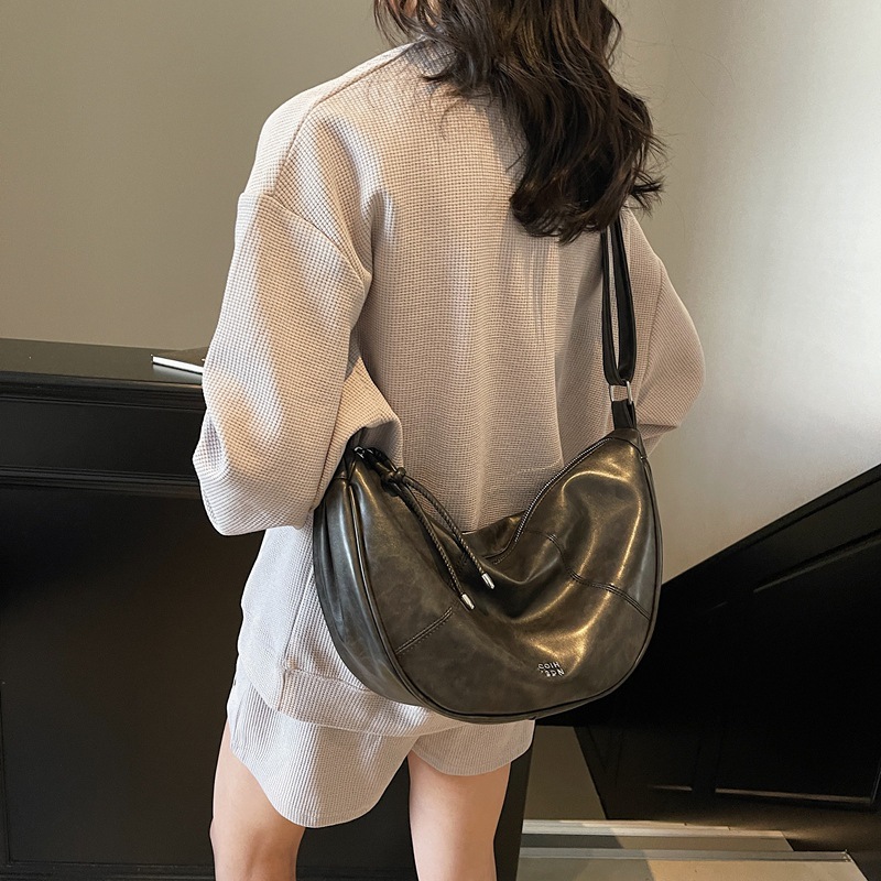 Casual soft dumpling bag for ladies, simple and stylish single-shoulder armpit bag, 2025 new style, large crossbody bag for class and commuting Specification drawing