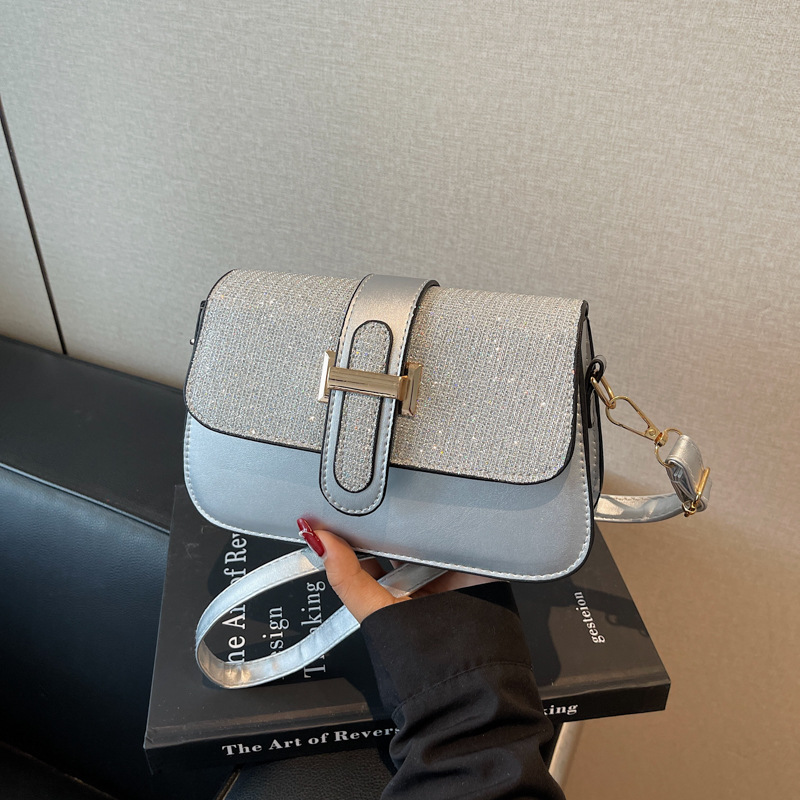 A new 2025 fashionable small square bag with a unique texture, a simple and stylish women's bag, and a single-shoulder crossbody bag full figure