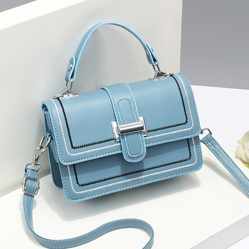 The 2023 new fashionable and trendy small bag for women's stylish crossbody bag, a Korean-style single-shoulder small square bag full figure