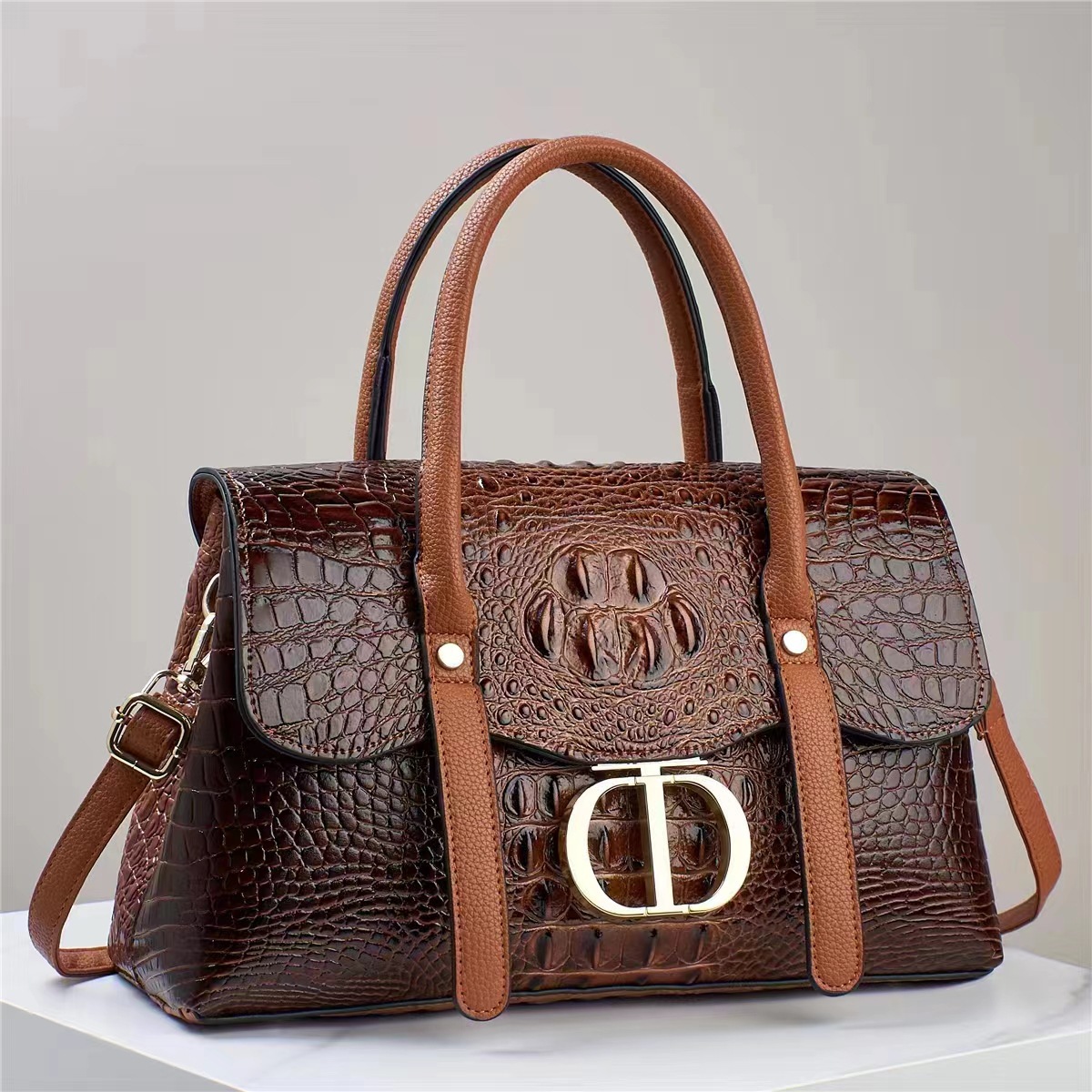 The new crocodile-patterned handbag is a versatile 2024 bestseller for cross-border large bags, a fashionable single-shoulder bag for women's foreign trade details Picture