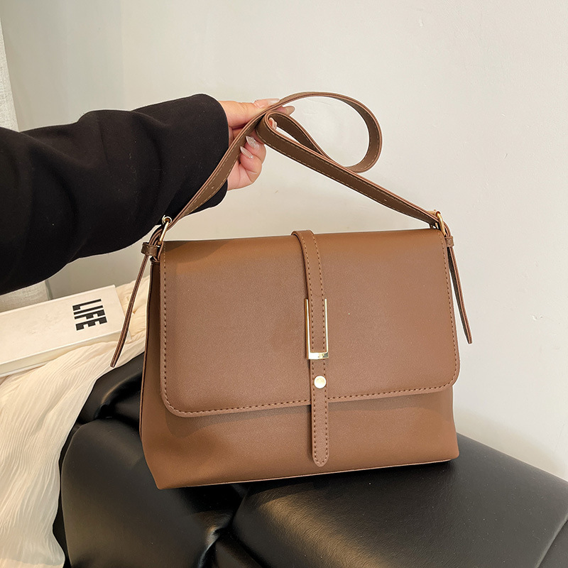 High-end retro bag 2025 Spring new style, women's bag, spring large capacity versatile crossbody bag, cross-border trend full figure