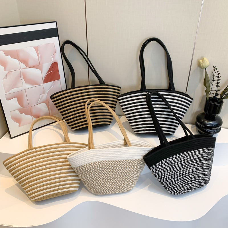 Spring trendy color-blocking straw woven bags, large-capacity bags, women's bags, 2024 new fashionable shoulder bags, woven tote bags full figure