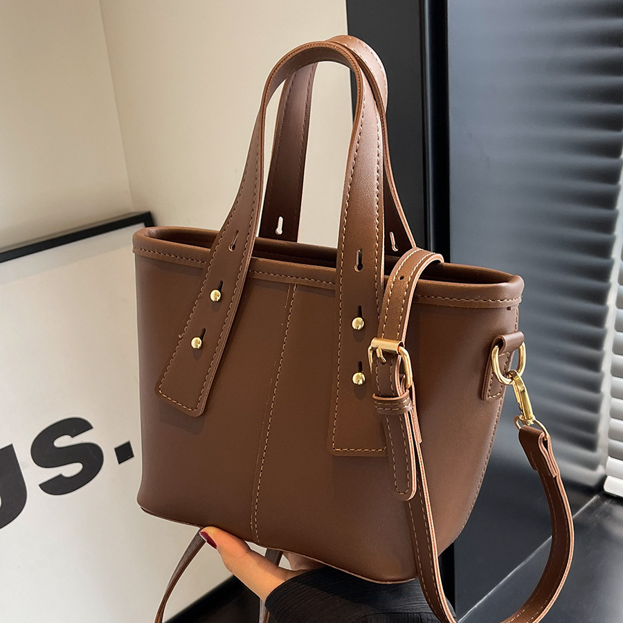 High-end retro Maillard handbag for women, 2024 new style, trendy and versatile single-shoulder crossbody bucket bag full figure