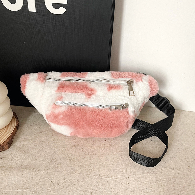 The "Little Bag Women" 2025 Spring New trendy and niche design, retro and casual texture single-shoulder saddle women's bag full figure