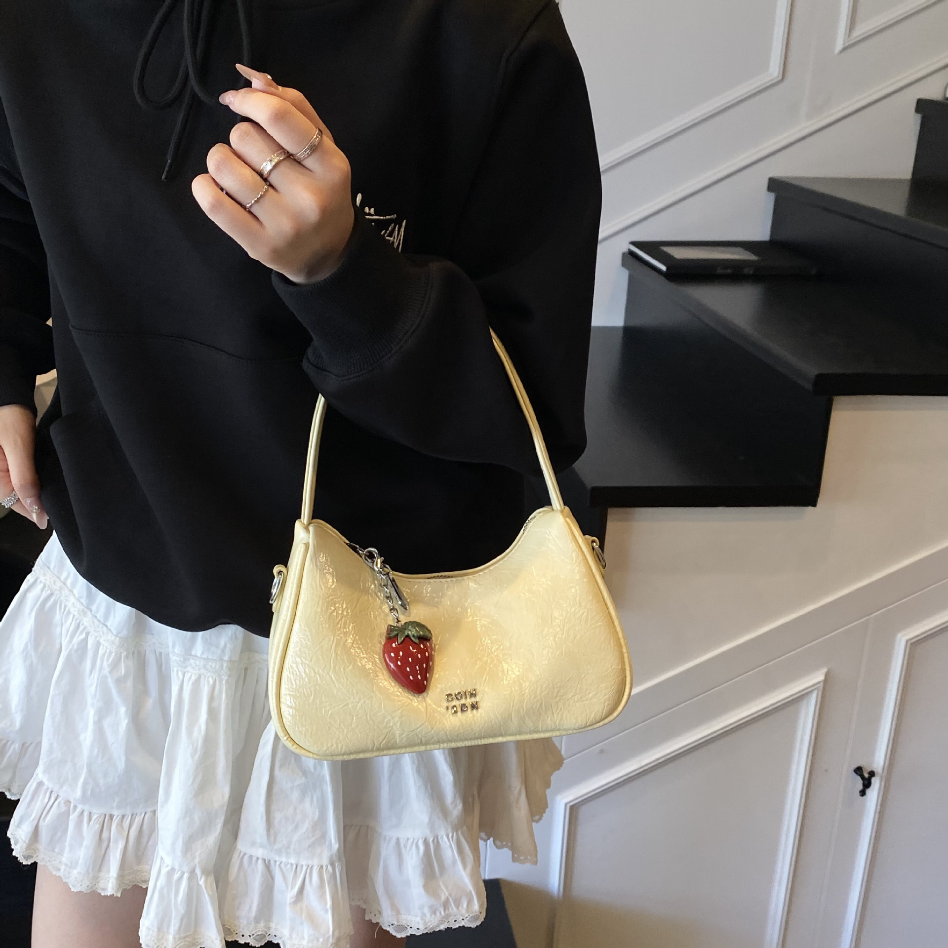 Korean style trendy underarm dumpling bag for women 2025 New fashionable and simple single-shoulder bag, a niche high-end quality crossbody bag Specification drawing