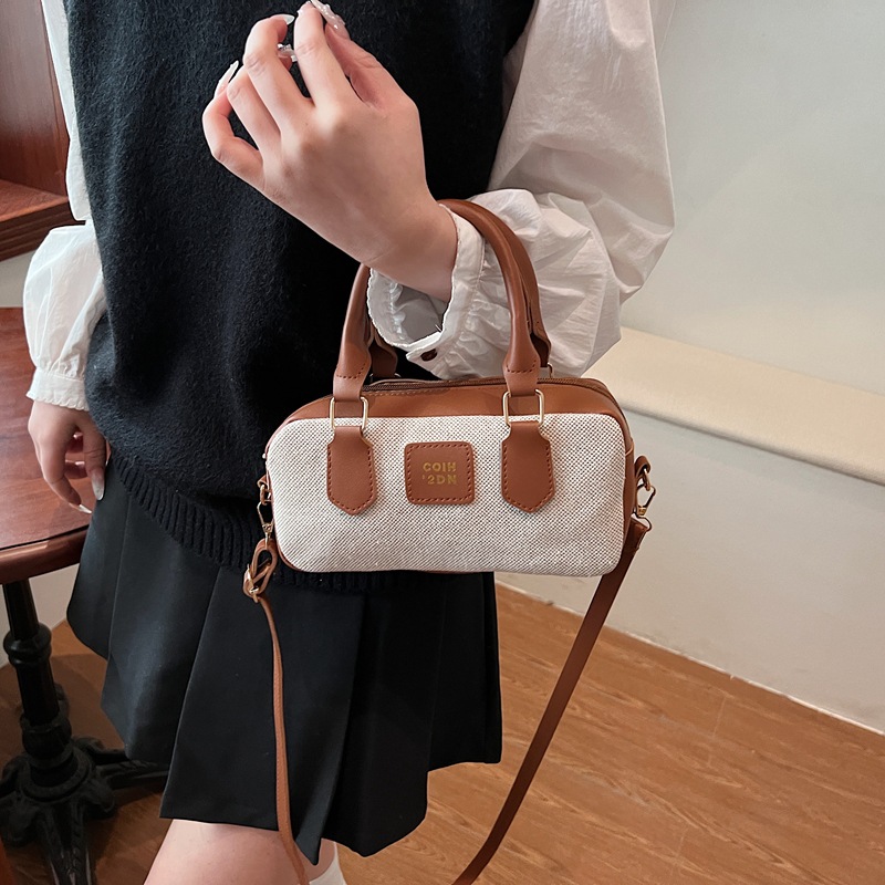 A niche color-blocking bowling bag for women, a new 2025 high-end canvas handbag, a retro single-shoulder crossbody bag Specification drawing