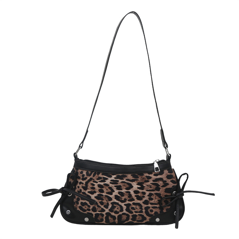 2025 New style women's bags: Unique crescent moon bag, underarm single-shoulder bag, fashionable, elegant and stylish crossbody bag, hand-held small bag Item Picture