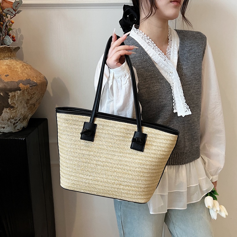 Summer stylish hand-held straw woven bag, women's large-capacity commuting woven tote bag, seaside vacation and beach single-shoulder bag details Picture