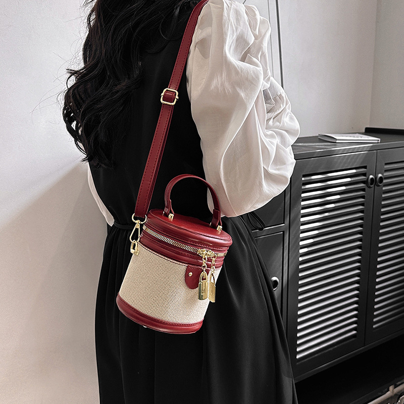 Cross-border stylish handbag, bucket bag, 2025 new trendy and fashionable color-blocking single-shoulder bag, high-end crossbody bag details Picture