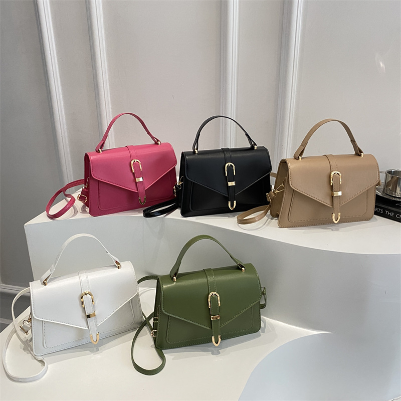 Cross-border trend hand-held women's bags for Spring/Summer 2025, new single-shoulder bags, high-quality hardware women's bags, small square bags, crossbody bags, trendy Application Scenario