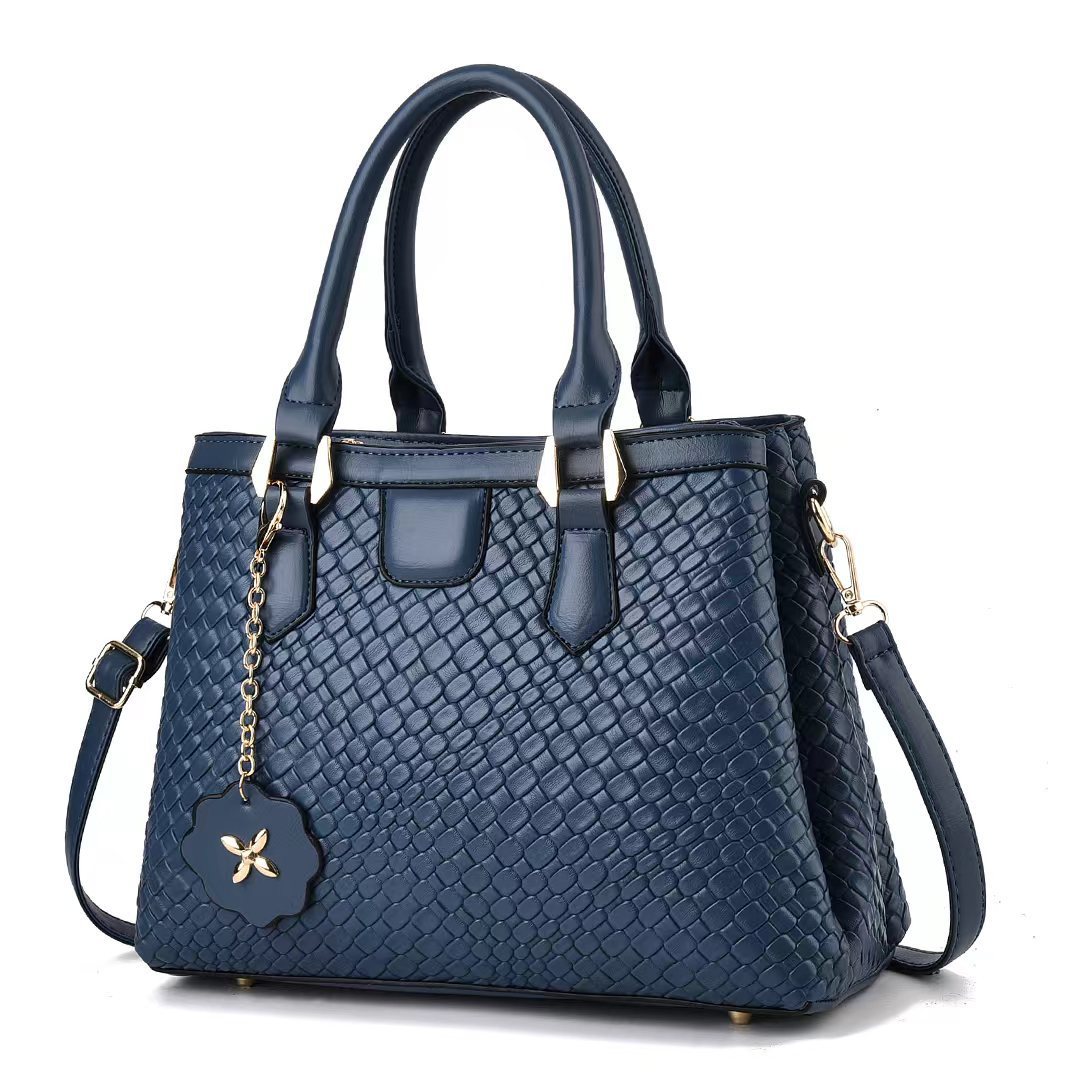 Versatile women's handbag, fashionable large women's bag, new autumn and winter style women's bag, Korean style trendy single-shoulder crossbody bag Item Picture