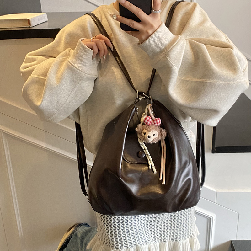 High-end retro large-capacity bag for women, 2025 new autumn and winter commuting backpack, single-shoulder tote bag details Picture