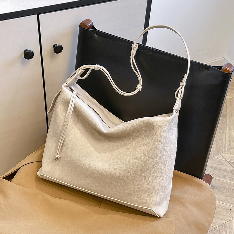 High-capacity women's 2024 new style high-end soft leather shoulder bag crossbody bag versatile casual commuting tote bag details Picture