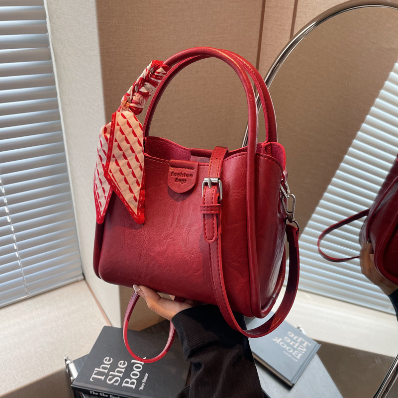 Crossbody bucket bag, fashionable and simple Japanese and Korean handbag, 2024 new trendy INS single-shoulder bag, elegant and casual women's bag Specification drawing