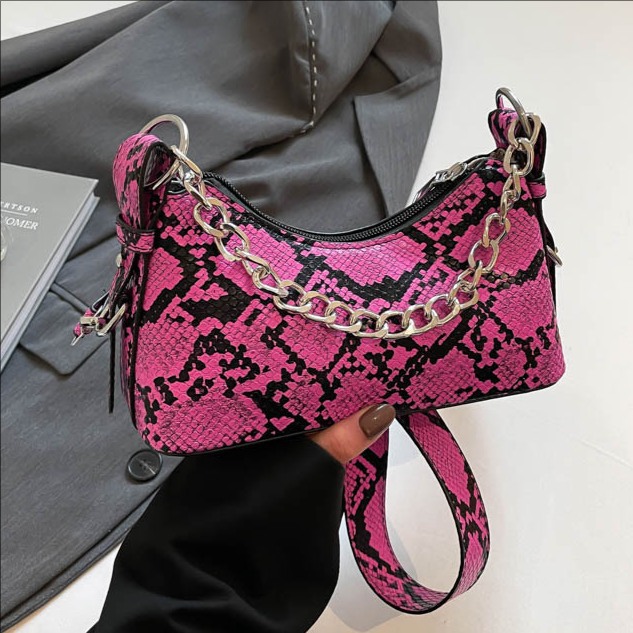 Cross-border retro snake skin pattern fashionable baguette underarm bag for women, new Spring/Summer 2025 trendy and versatile single-shoulder crossbody bag full figure