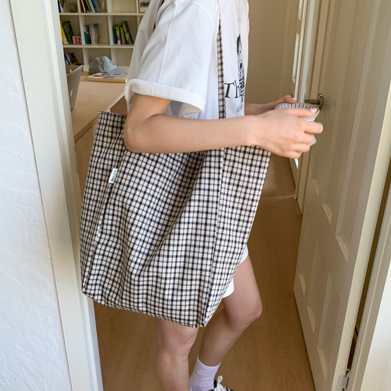 2025 New double-sided checkered canvas bucket bag for women, large-capacity commuting, Korean-style versatile single-shoulder bag for students' classes Specification drawing