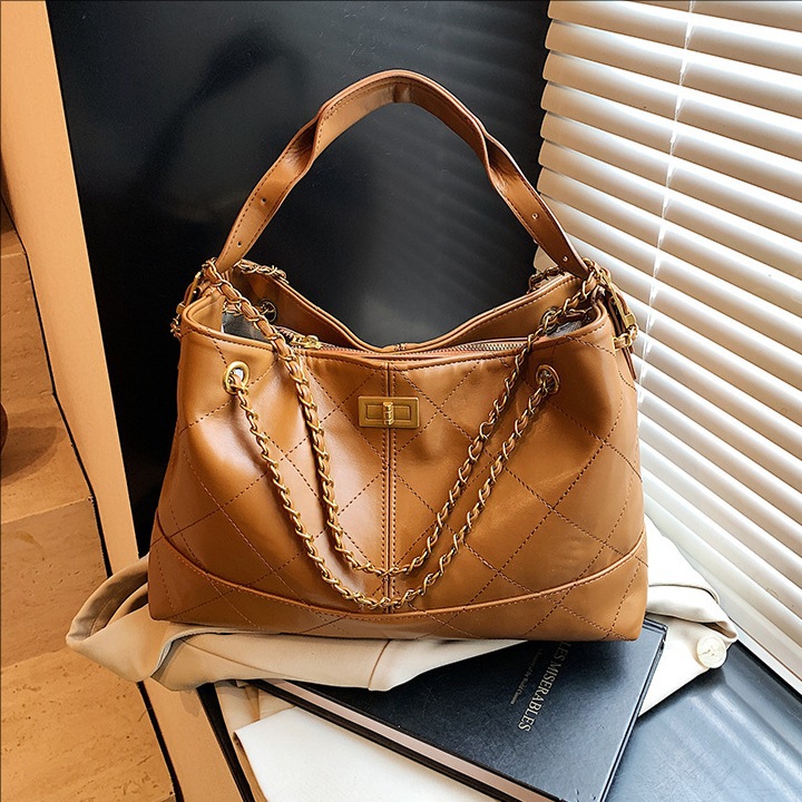 2025 Summer New Korean-style diamond chain bag, fashionable tote bag, niche single-shoulder bag, retro crossbody bag, women's bag full figure