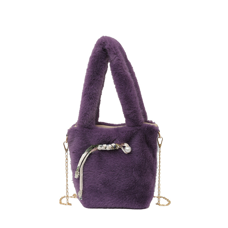 The new plush bag features a fashionable and niche design, a simple single-shoulder bag, and a Korean-style, artistic, retro, casual and versatile crossbody bag Item Picture