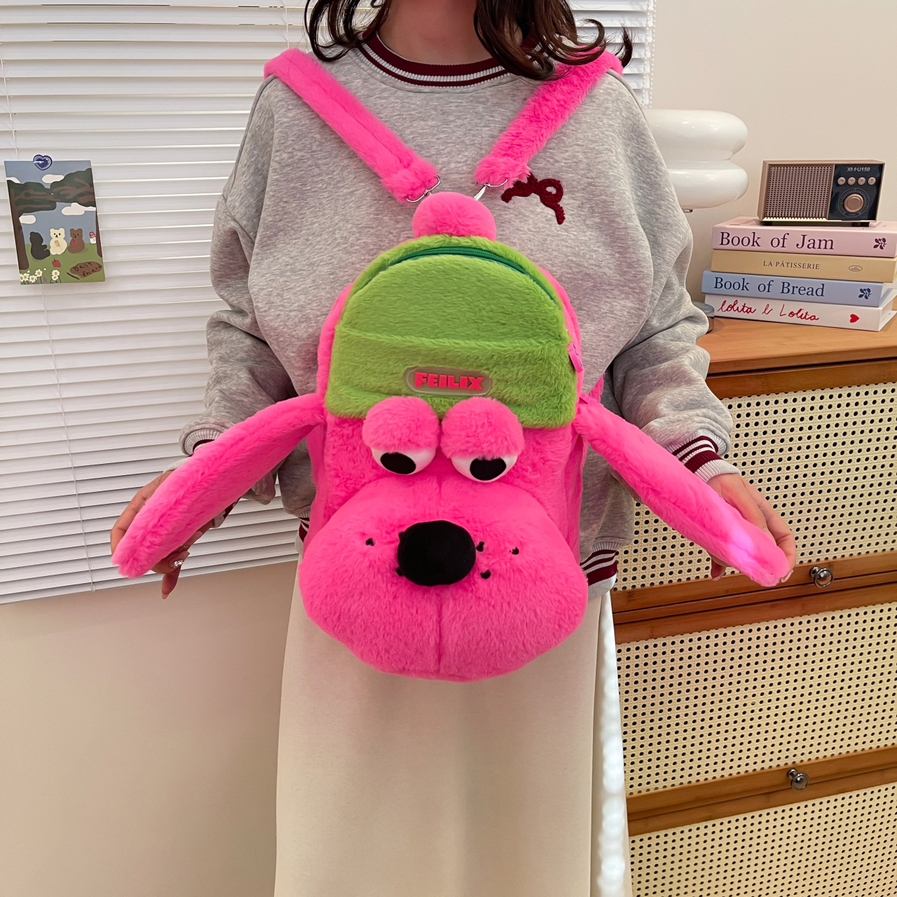 The cartoon cute dog plush bag is adorable, fashionable and personalized. It has a large capacity doll backpack, which is perfect for a girlish outing and class details Picture