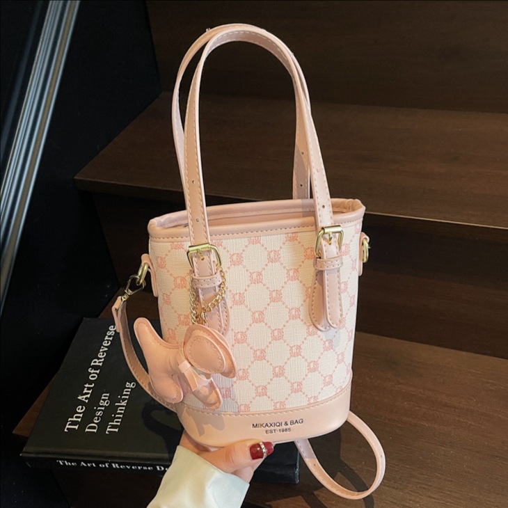 Retro print, fashionable and simple hand-held bucket bag for women, 2025 new style, casual, versatile and high-end single-shoulder crossbody bag full figure