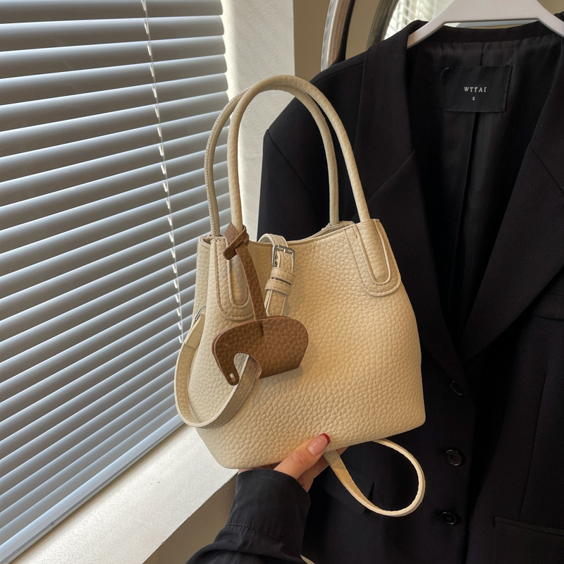 High-end and stylish single-shoulder small bag for women, 2025 new trendy and versatile crossbody bag, fashionable hand-held bucket bag details Picture
