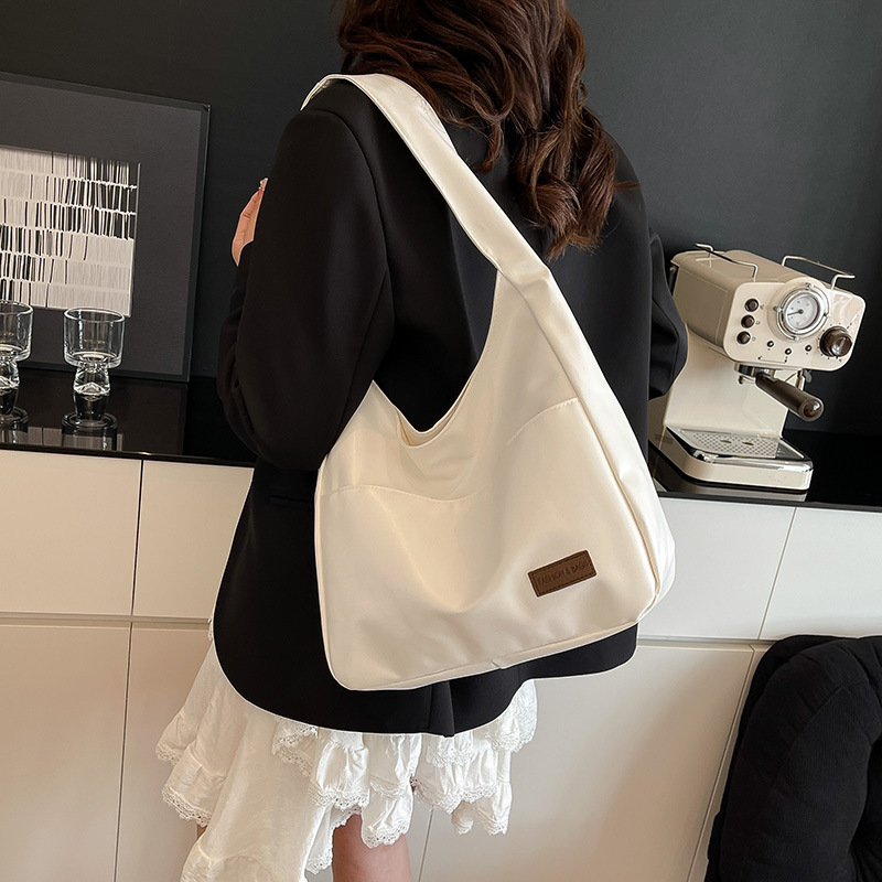 A large-capacity retro casual new style, stylish and stylish 2025 solid color simple casual single-shoulder underarm tote women's bag Specification drawing