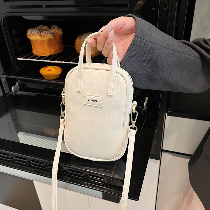 High-end and simple mobile phone bag for women 2025, fashionable and stylish hand-held shoulder bag, outdoor travel small bag, crossbody bag full figure