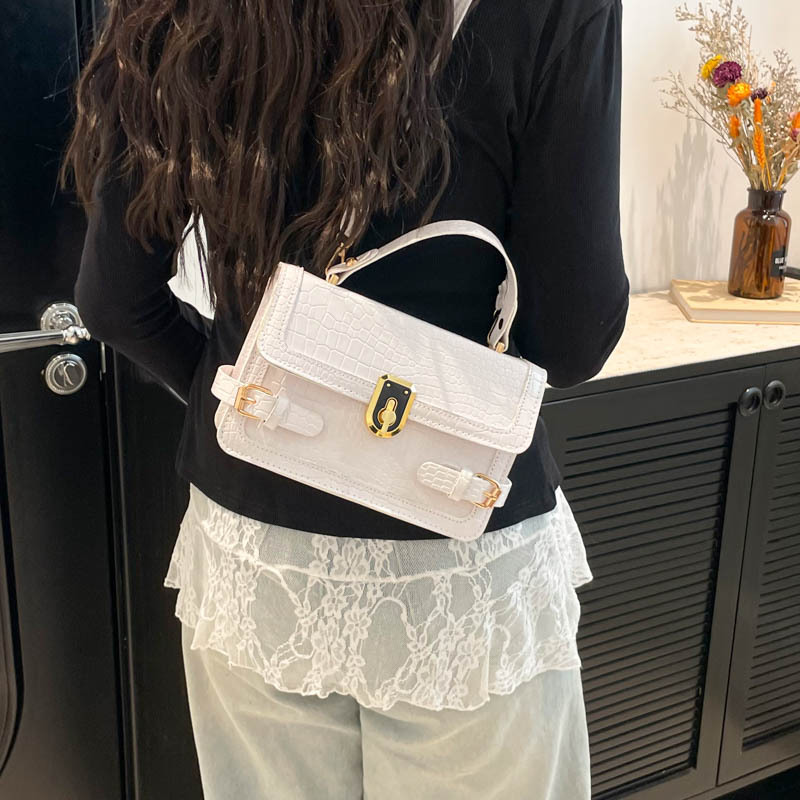 This year, the 2025 new summer women's small square bag is in vogue with its trendy color-blocking and stylish ins hand-held shoulder crossbody style details Picture