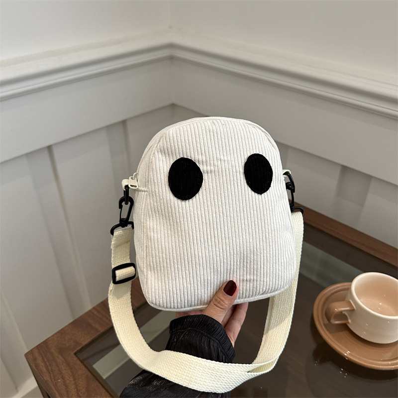 A new cross-border fashion, funny and individualistic single-shoulder bag with a cute and playful devil ghost color contrast and splicing style for women full figure